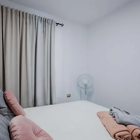 Cristianos Center Iii شقة
